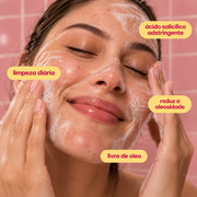 Sabonete Facial para Pele Oleosa e Acneica Allegra 100ml, modelo com espuma no rosto